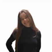 Tanto presencial como online, tengo el título de bachillerato en ciencias sociales y estudio una carrera con economía entre otras.